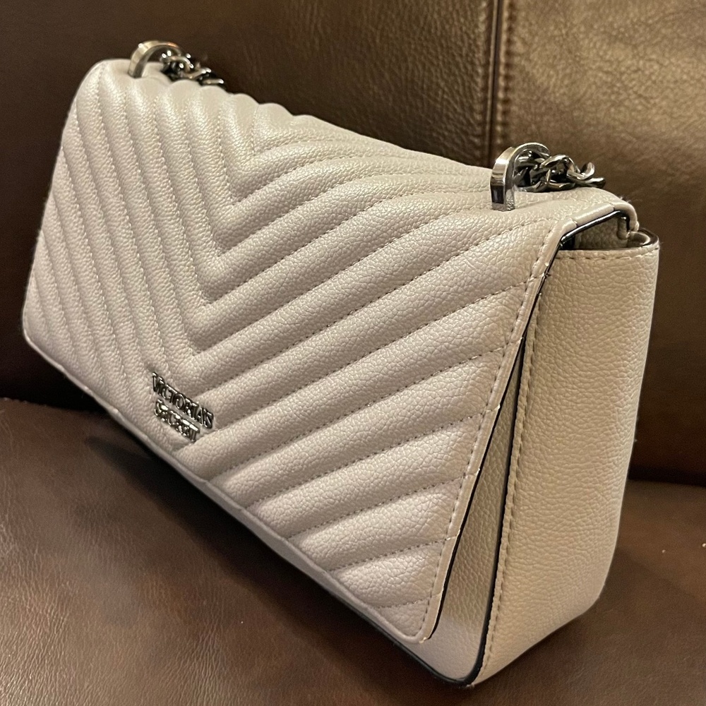 Victoria’s Secret grey quilted, chain, crossbody Victoria's Secret